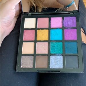 haute haute heat la girl eyeshadow palette